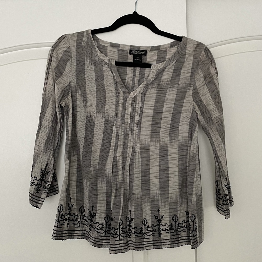 Lucky Mid Sleeve Grey detailed top